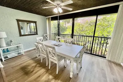 Image de Vdp 78 - Peaceful retreat with an easy walk to the beach!