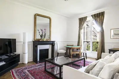 Image de A Beautiful 2-Br/1ba in the Marais near the Seine and St-Louis Island