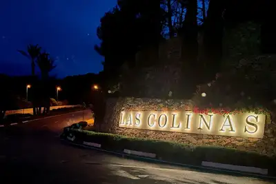 Image de Sur les hauteurs du Golf de Las Colinas, confort dans un immeuble de standing.