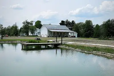 Image de Picturesque Barn property.