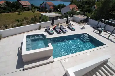 Image de Villa Hadrian. New construction in Croatia