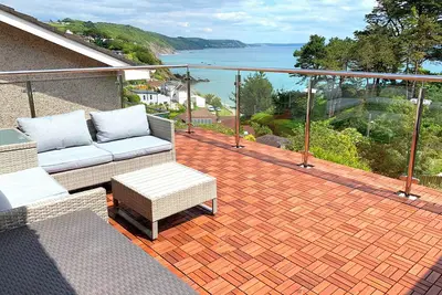 Image de Dog Friendly Beachside cottage near Looe with Panoramic Sea Views in Every Room
