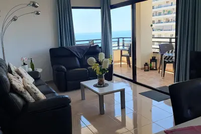 Image de Apartement spacieux et ensoleillé, vu sur mer y orientation sud, Playa Paraiso