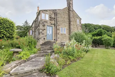 Image de Fern Cottage, pet friendly, with a garden in Baslow