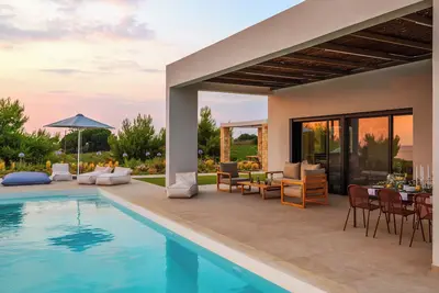 Image de Villa with private infinity pool, sea view & sunset. Nobus Villas 1