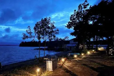 Image de Northern 825' of private beach with Beach Beds on Lake Nipissing