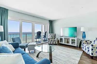 Image de Islander W 601 | Beachfront resort condo with pool, beach access, Bbq area, gym
