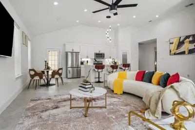 Image de Sleek & Stylish Home In Dallas