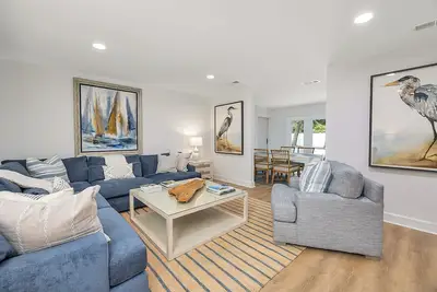 Image de Updated cottage with stunning pool