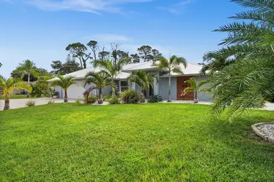 Image de Spacious Starfish Venice Pool Home - 2 living spaces, 3/2. 5, oversize pool!