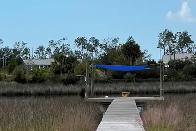 Image de A. W. E. Anglers Waterfront Escape