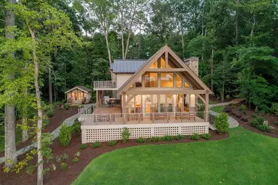 Image de Stunning Views! New Luxury Home, 2 Boat & 2 Pwc Lifts, Beach, 5 Suites w/ Baths