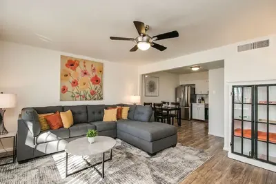 Cozy Arcadia Hideaway w/Charm & Style!