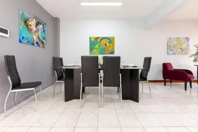 Image de Centrally 3 bdr private house, full kitchen, Wi-Fi