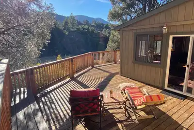Image de Mountain House with Stunning Views Great Location