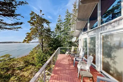 Image de Reed Shore Cottage | Oceanfront house in Bass Harbor with direct beach access