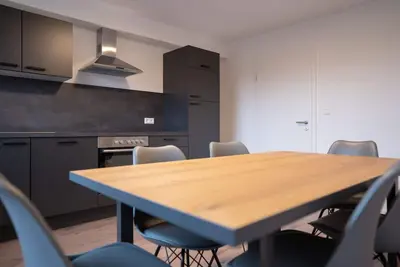 Image de Appartement-Super spacieuse-Salle de bain privée séparée-Balcon