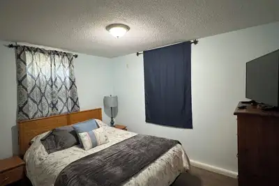 Image de Great location, spacious duplex!