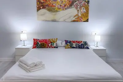 Image de Renovated urban flat with work desk and wifi