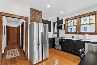 Image de Newly Renovated Gem in Melrose - Pet Friendly