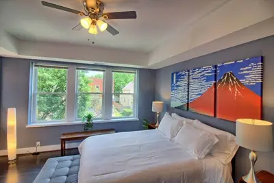 Image de Chic 2br Gem | Tg Park | Patio+Yard+W/D+Workspace