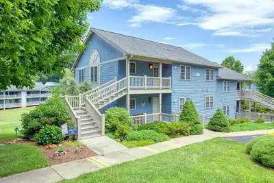 Image de Condo with pool, tennis, fireplace, central Ac, washer/dryer - snowbirds welcome