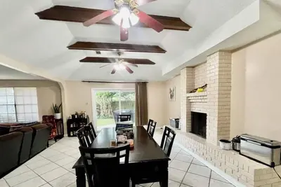 Image de Cozy house 10 minutes to French Quarter & downtown Nola for long stays