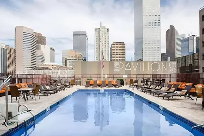 Image de You Found it! 2 Comfortable Units, w/ Pool, Close to Denver Art Museum