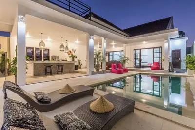 Gorgeous Villa Chessie 3 bedr private pool&rooftop\n