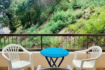 Image de Studio ensoleillé avec balcon et parking - WiFi inclus - Centre-ville Amélie-les-Bains