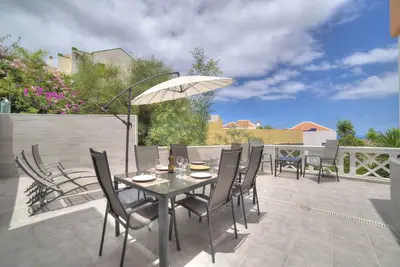 Image de Ocean Hill-Terrace-Bbq-Wifi-Ocean view- 2min from Siam Park
