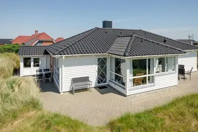 Image de \"Nyssa\" - 350m from the sea by Interhome