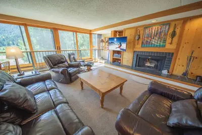 Image de Peaceful Unit Close to Keystone Lake and Hot Tub