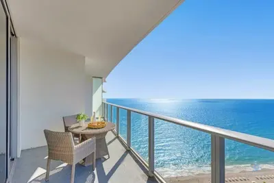 Image de Insane Ocean View Balcony  Beachfront Condo Pool
