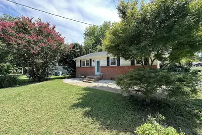 Image de Charming Home in historic downtown Franklin, no cleaning fee!