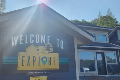 Image de Explore Munising Studio Suite 104