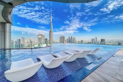 Image de Modern 3br Downtown Dubai | Skyline Views + Pool