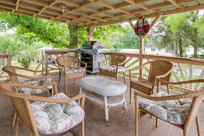 Beach Access + Grill: Lake of the Ozarks Retreat!