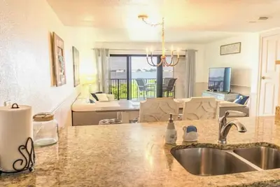 Image de Beautiful Waterfront Condo - Fabulous Sunsets - Santa Rosa Dunes 613