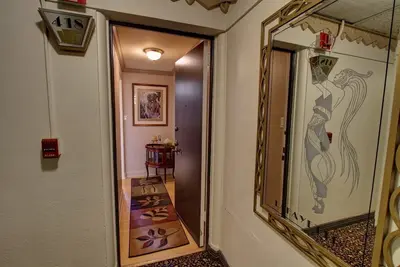 Image de Walkscore is 98 from this 2 bed/2 bath condo in downtown Long Beach.