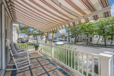 Image de 3 Bedroom Beach Escape. 6 Complimentary Beach Badges Included!