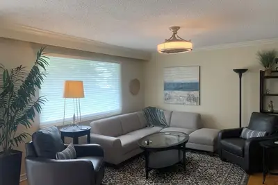 Image de Just north of downtown, close to C-Train and easy access to Rocky Mountains!