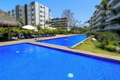 Image de 2 Bedroom Beach Condo within walking distance from Nuevo Vallarta Beach!