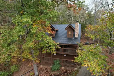 Image de Secluded yet Close 2 All🤎Family Activities ✔ Games ✔ Hot Tub & Gas Fireplace.
