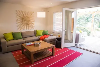 Image de Brand New Waterfront - Chic & Sophisticated Unit # 702