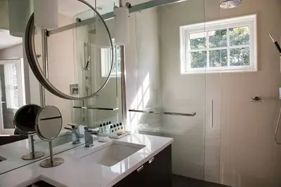 Image de Brand New Waterfront - Chic & Sophisticated