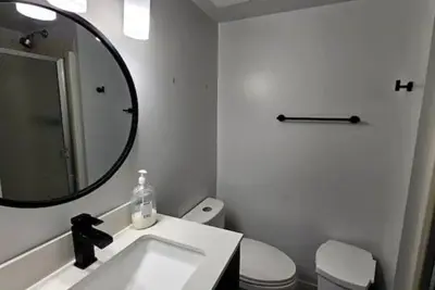 Image de Bright and Cozy Room with Free Parking