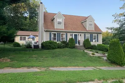 Image de Charming pet friendly Mystic Cape Cod house.