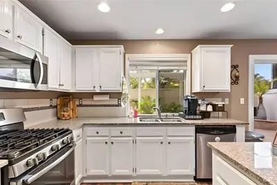 Image de Tranquil Rsm Home - Scenic Views - deal Location near Parks, Trails, and Shops