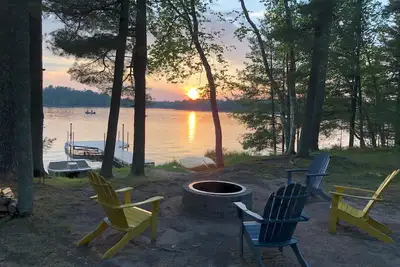 Image de The Birches on Little Saint: Cozy and private cabin on lakefront w/private dock